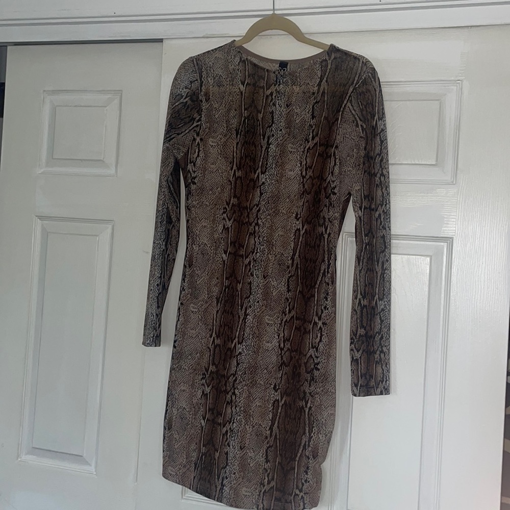 Windsor Dress - Picture 2 of 4